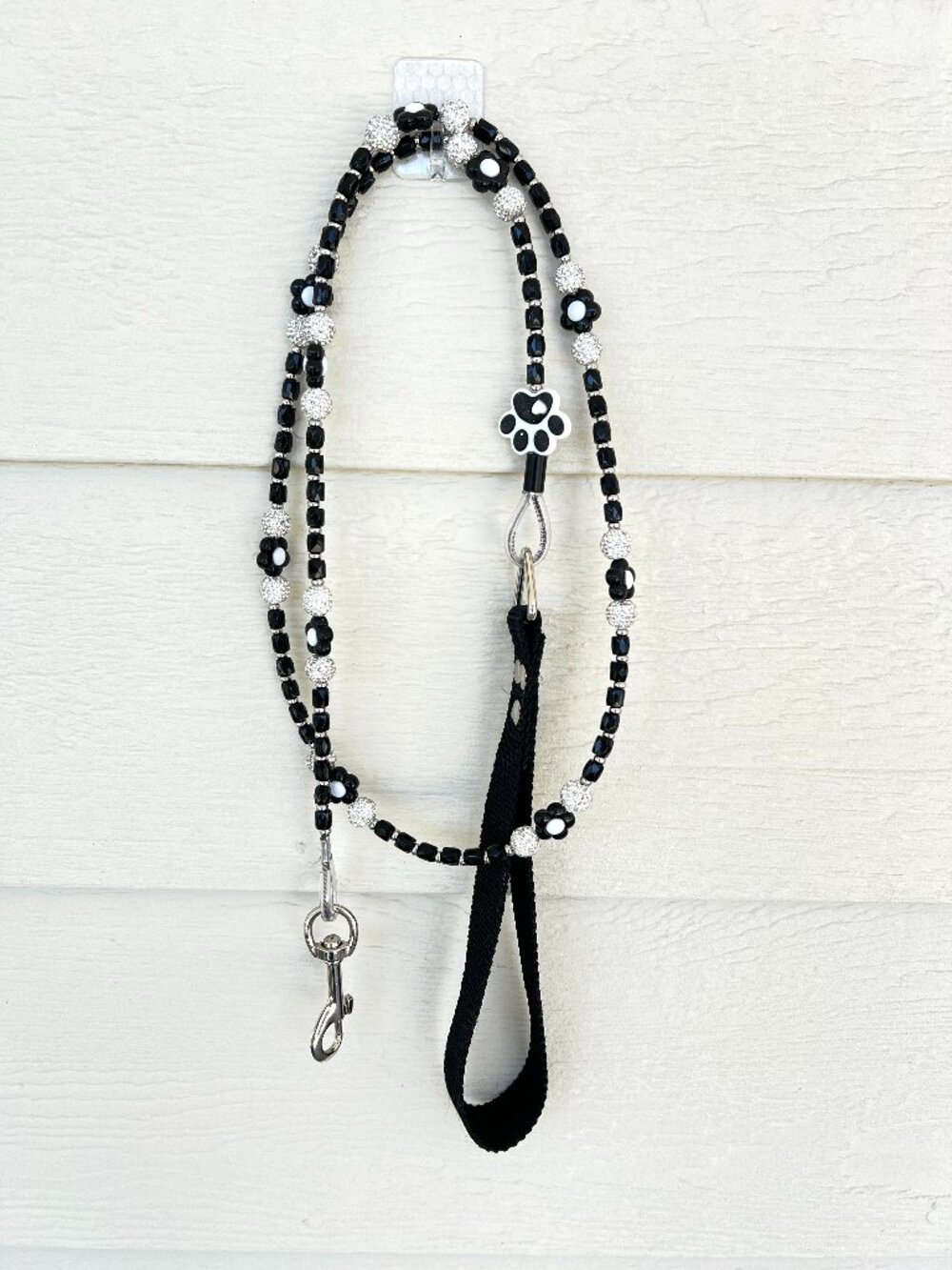 Bougie Beaded Dog Leash - Black Flowers, Sparkly Silver - Handmade - Picture 5 of 11
